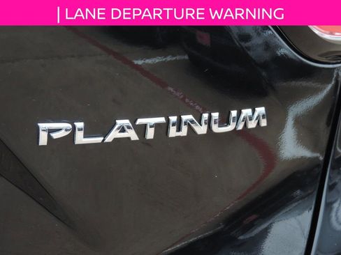 Used 2018 Nissan Murano Platinum image 16