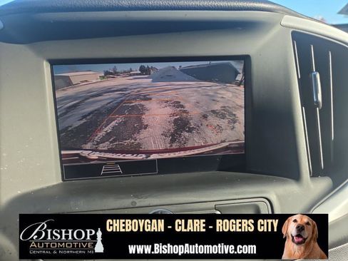 Used 2023 GMC Terrain SLE w/ Driver Convenience Package image 15