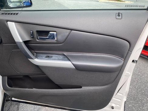 Used 2014 Ford Edge SEL w/ Equipment Group 205A AWD/4WD image 16