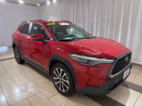 Certified 2023 Toyota Corolla Cross XLE image 7