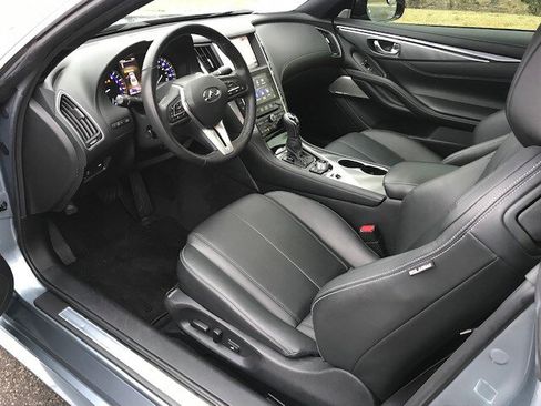 Used 2019 INFINITI Q60 3.0t Luxe w/ Essential Package image 5