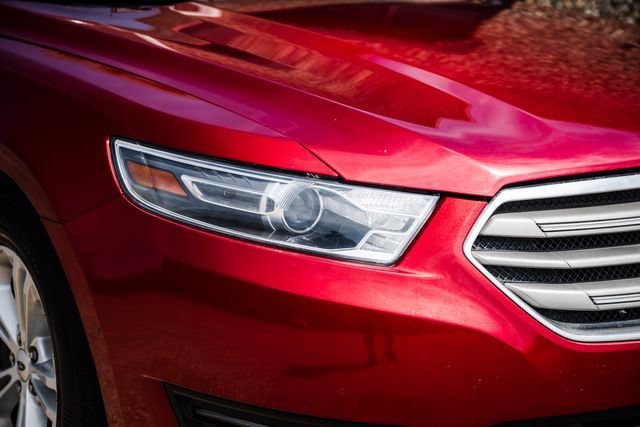Used 2017 Ford Taurus SEL FWD image 36
