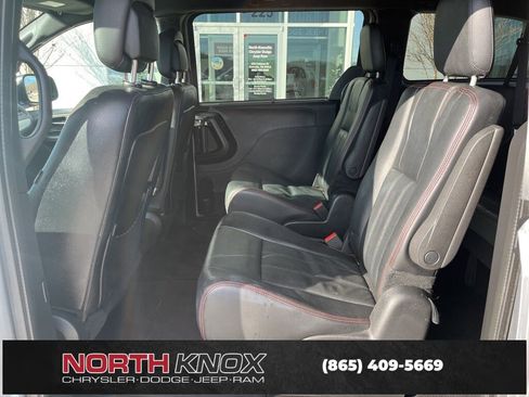 Used 2019 Dodge Grand Caravan GT image 12