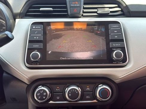 Used 2021 Nissan Versa SV FWD image 23