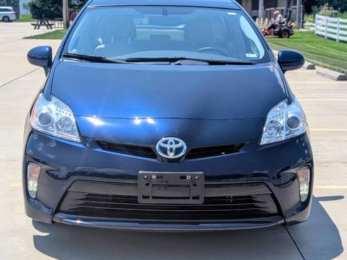 Used 2014 Toyota Prius Four w/ Solar Roof Package FWD image 11