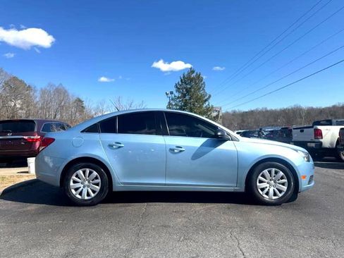 Used 2011 Chevrolet Cruze LS w/ Connectivity Package image 4
