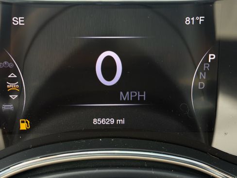 Used 2017 Jeep Grand Cherokee Laredo RWD image 24