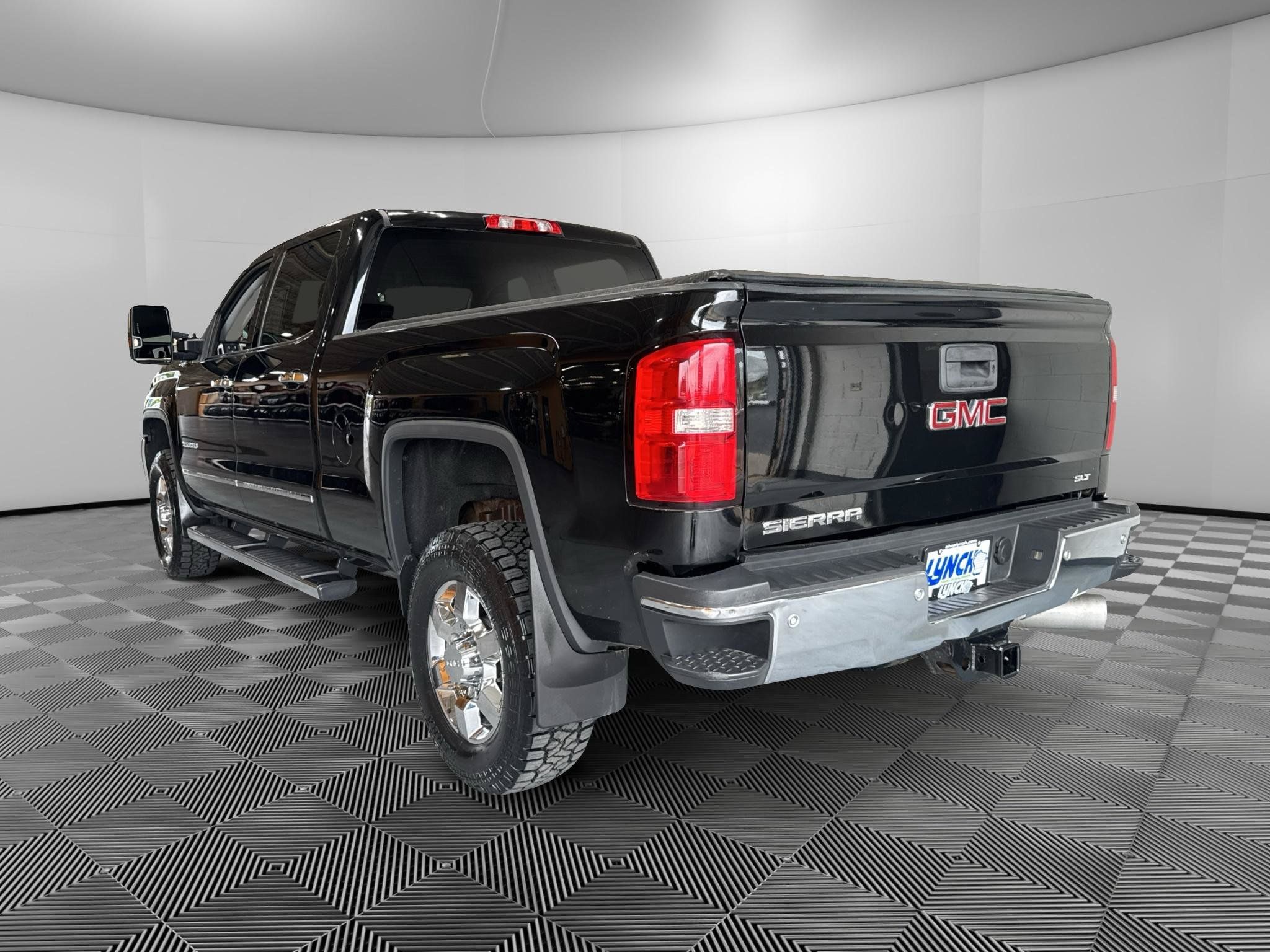 Used 2015 GMC Sierra 3500 SLT w/ Duramax Plus Package AWD/4WD image 3