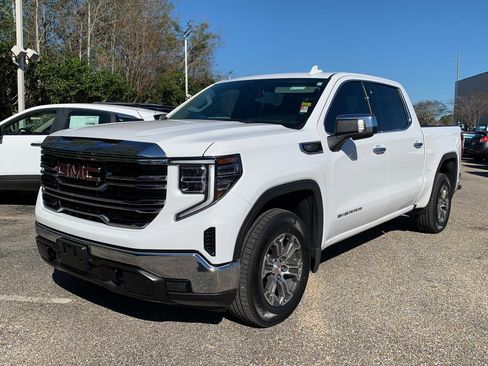 Used 2025 GMC Sierra 1500 SLT image 4