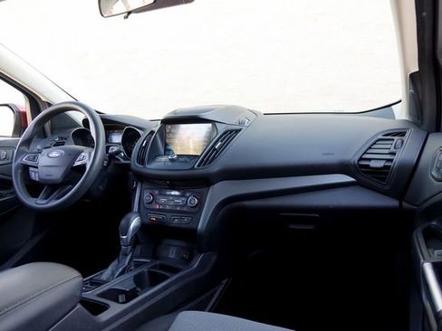 Used 2019 Ford Escape SE image 32