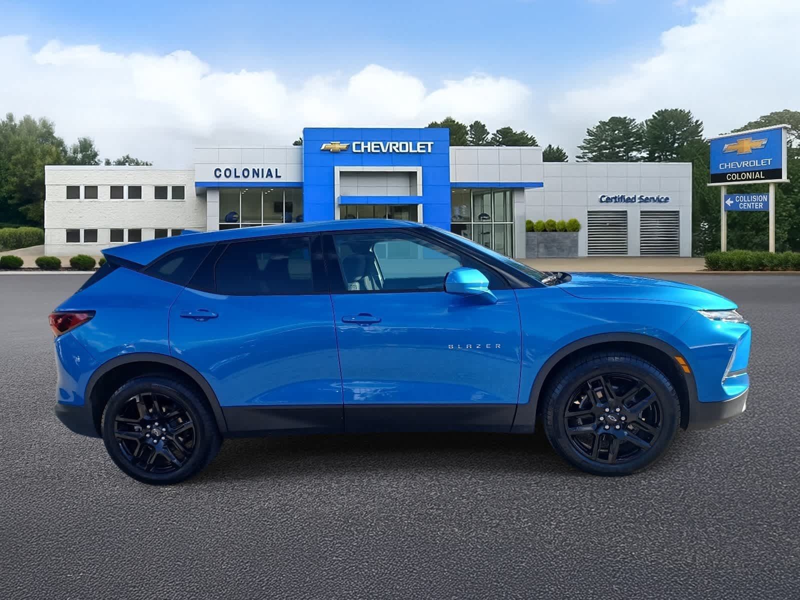 Used 2025 Chevrolet Blazer LT w/ Driver Confidence Package FWD image 3