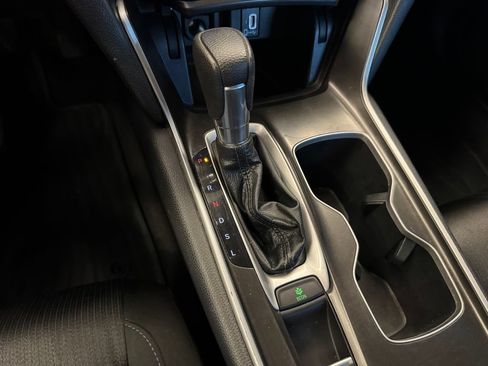 Used 2018 Honda Accord EX image 16