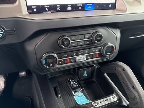 New 2025 Ford Bronco Outer Banks w/ Sasquatch Package image 26