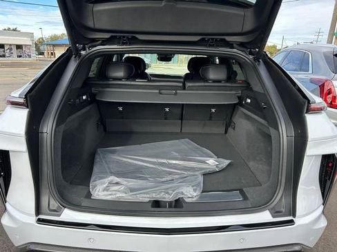 New 2026 Cadillac Lyriq V w/ Exterior Carbon Fiber Package AWD/4WD image 21