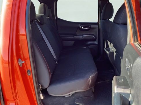 Used 2017 Toyota Tacoma TRD Sport w/ Tow Package image 16