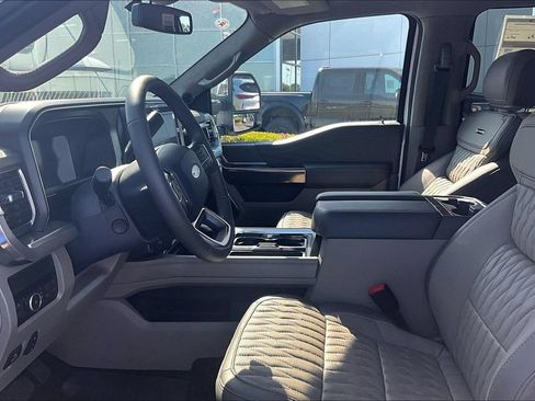New 2026 Ford F250 Platinum w/ Platinum Plus Package AWD/4WD image 9