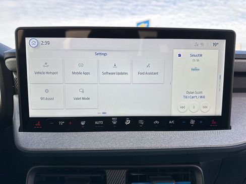 New 2026 Ford Maverick XLT w/ XLT Luxury Package image 36