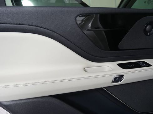 Used 2025 Lincoln Aviator Reserve w/ Jet Appearance Package RWD image 13