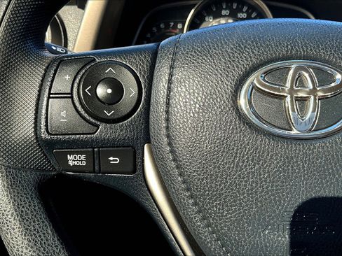 Used 2015 Toyota RAV4 LE image 18