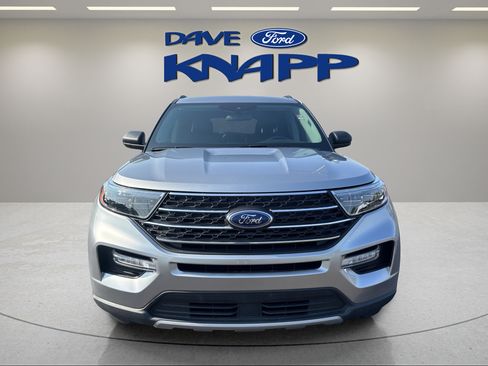 Used 2023 Ford Explorer XLT w/ Equipment Group 202A AWD/4WD image 2