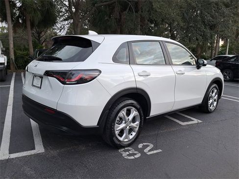 Certified 2023 Honda HR-V LX image 6
