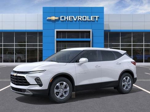 New 2025 Chevrolet Blazer LT image 2