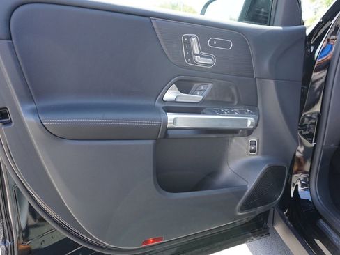 New 2025 Mercedes-Benz GLB 250 4MATIC image 21