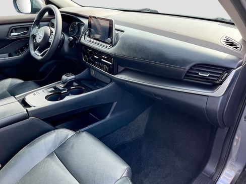 Used 2023 Nissan Rogue SV image 26