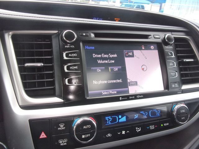 Used 2019 Toyota Highlander XLE AWD/4WD image 22