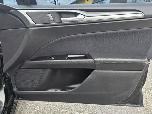 Used 2015 Ford Fusion SE FWD image 41