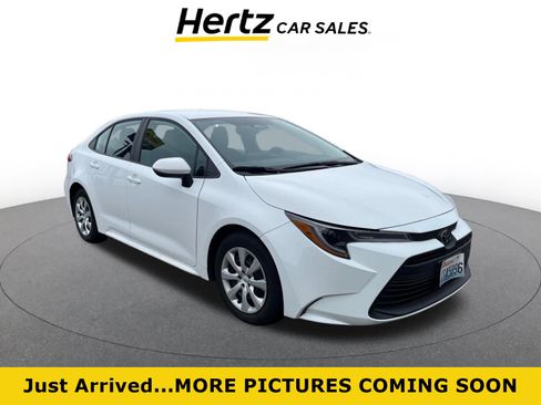 Used 2025 Toyota Corolla LE image 1