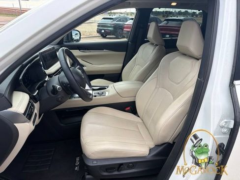 Used 2023 INFINITI QX60 Sensory w/ Vision Package AWD/4WD image 11