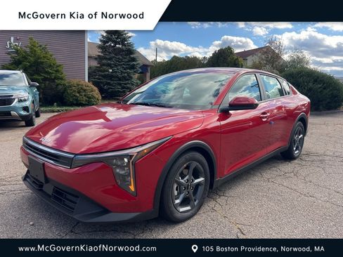 New 2025 Kia K4 LXS image 1