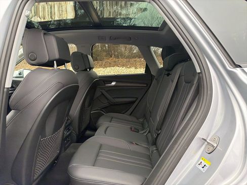 Used 2023 Audi Q5 2.0T Prestige w/ Prestige Package image 9