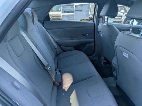 New 2026 Hyundai Elantra SE FWD image 29