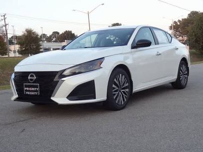 Used 2024 Nissan Altima 2.5 SV