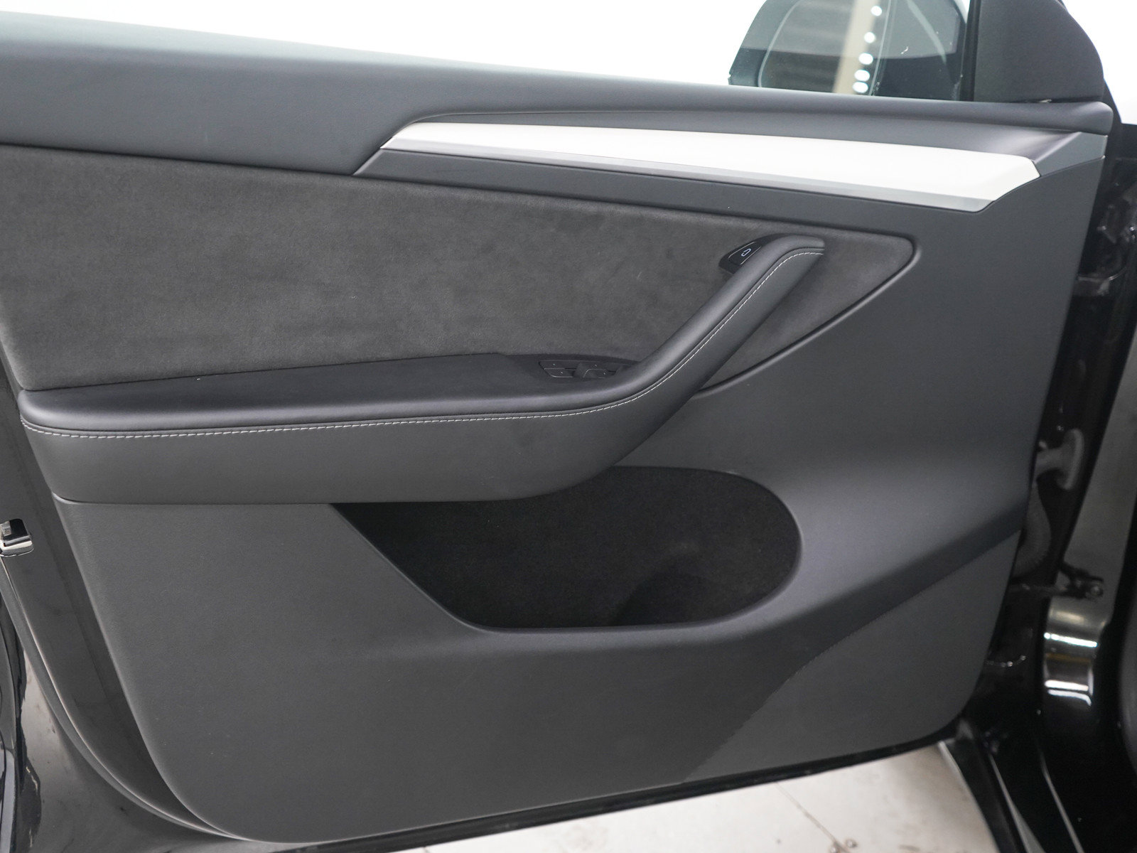 Used 2023 Tesla Model Y Long Range AWD/4WD image 19
