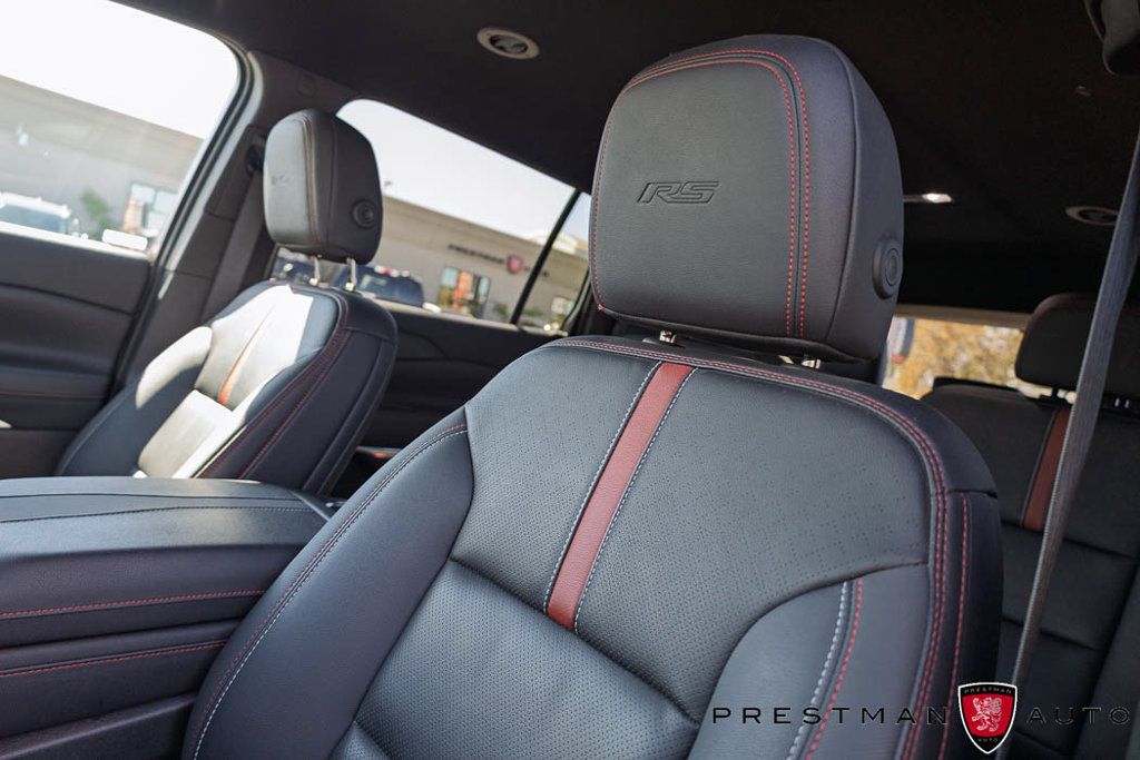 Used 2025 Chevrolet Traverse RS FWD image 27