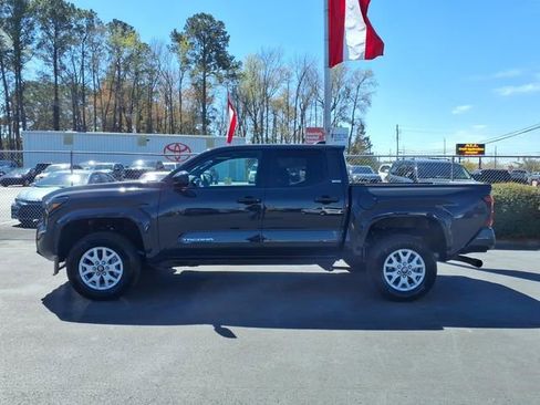 Used 2025 Toyota Tacoma SR5 RWD image 3