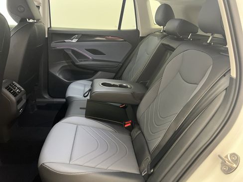 New 2025 Volkswagen Tiguan SE image 33