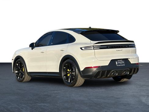 Used 2024 Porsche Cayenne Turbo GT image 7