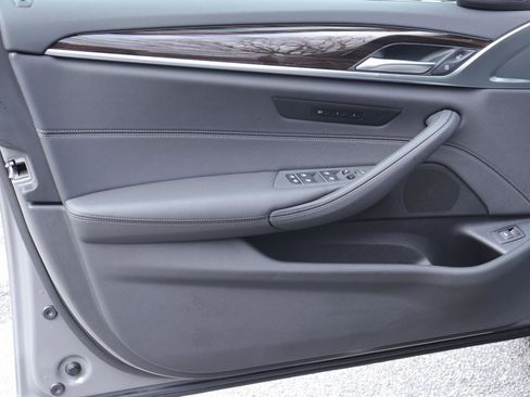 Certified 2022 BMW 540i image 10