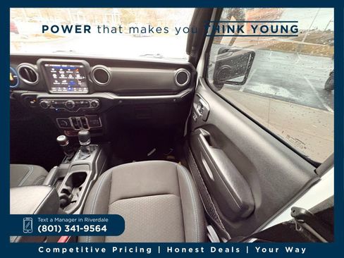 Used 2023 Jeep Wrangler Unlimited Rubicon 4xe image 17