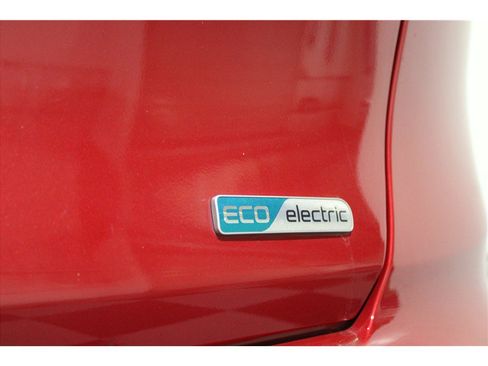 Used 2022 Kia Niro EX image 18