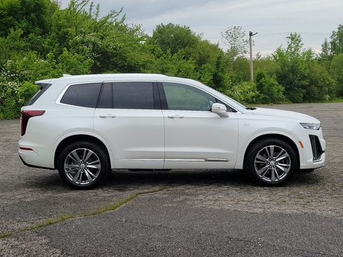 Certified 2024 Cadillac XT6 Premium Luxury AWD/4WD image 4