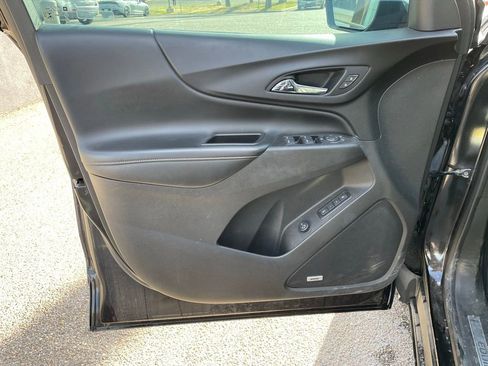 Used 2021 Chevrolet Equinox Premier image 12