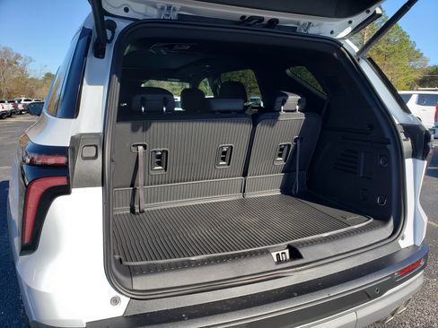 New 2026 Chevrolet Traverse Z71 w/ Driver Confidence Package image 10