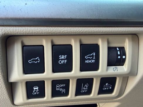 Used 2017 Subaru Outback 2.5i Limited AWD/4WD image 16