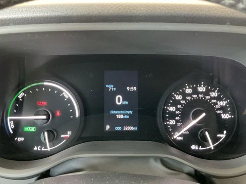 Used 2023 Toyota Sienna XLE image 14