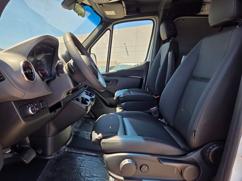 New 2025 Mercedes-Benz Sprinter 2500 image 11